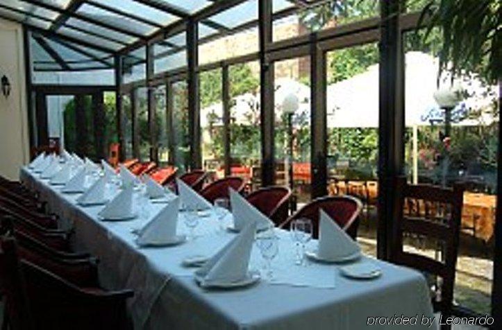 Elite Hotel Oradea Nhà hàng bức ảnh