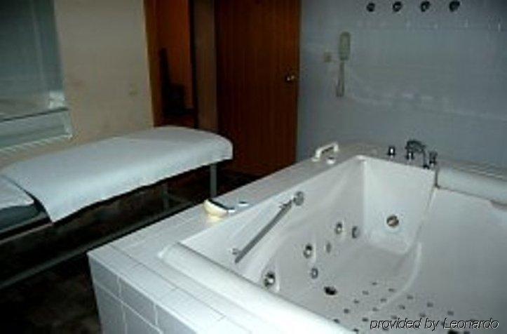 Elite Hotel Oradea Phòng bức ảnh